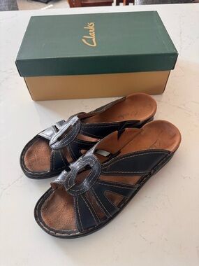 Clarks Navy Leather Slide Sandals Women’s Size 9M Comfort